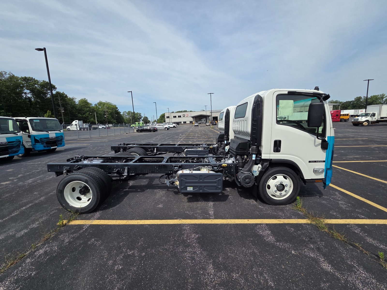2025 Isuzu NRR
