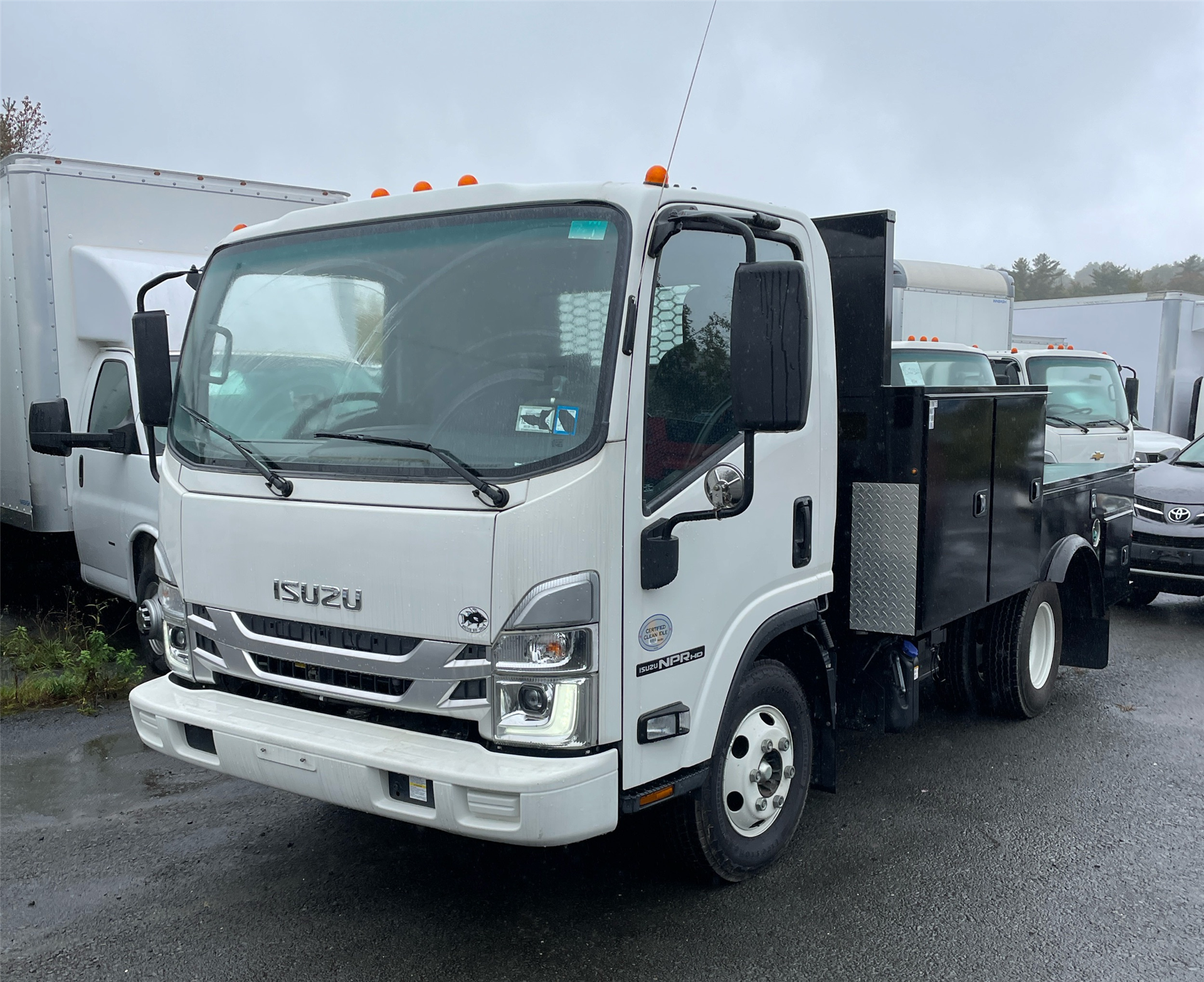 2023 Isuzu NPR HD