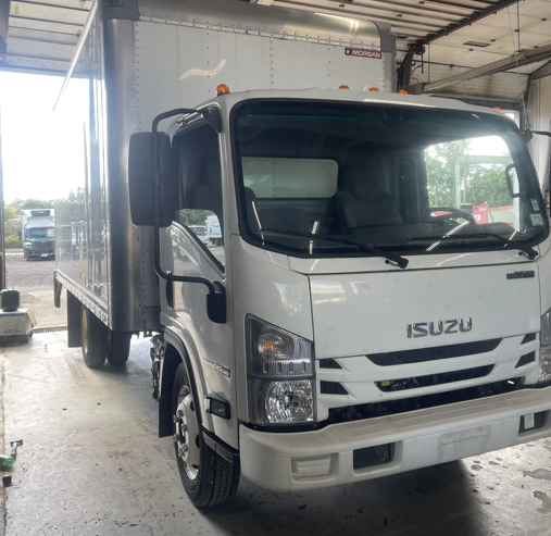 2022 Isuzu NPR HD