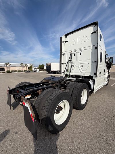 2019 Freightliner CASCADIA 125
