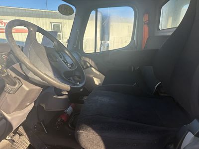 2023 Freightliner M2 106