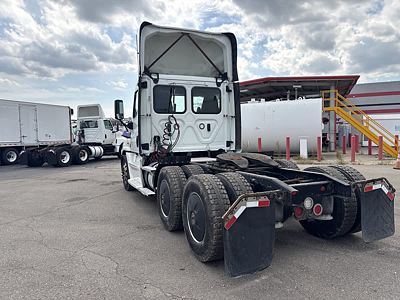 2020 Freightliner CASCADIA 125
