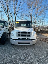2018 Freightliner M2 106