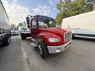 2019 Freightliner M2 106
