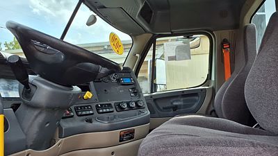 2020 Freightliner CASCADIA 125