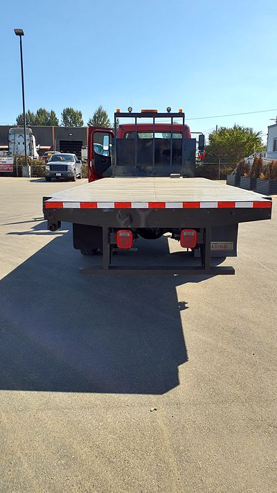 2018 Freightliner M2 106