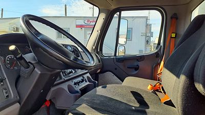 2019 Freightliner M2 106