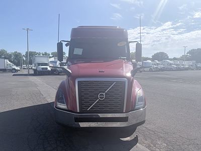 2021 Volvo VNL64T-740