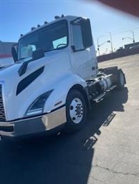 2019 Volvo VNL42T 300