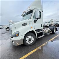 2018 Freightliner CASCADIA 113" DAYCAB