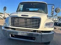 2018 Freightliner M2 106