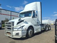 2020 Volvo VNL64T-300