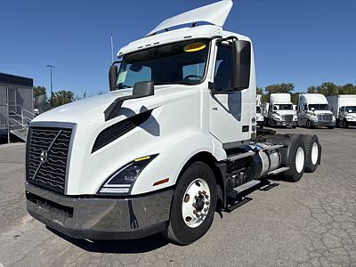 2020 Volvo VNL64T-300