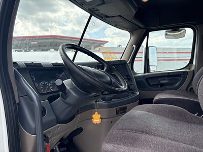 2020 Freightliner CASCADIA 125