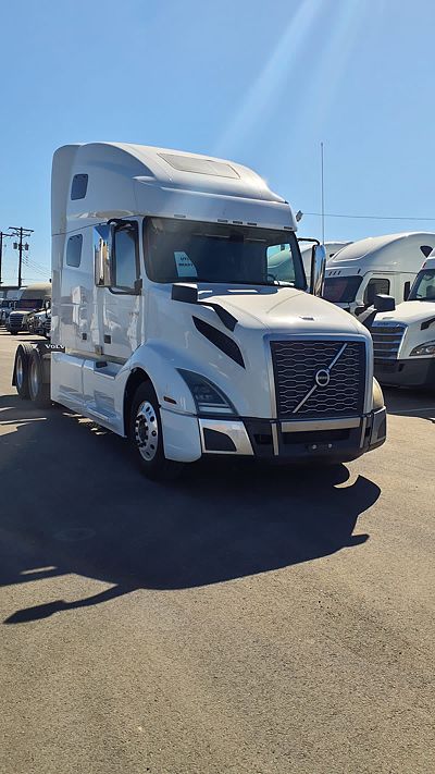 2020 Volvo VNL64T-760