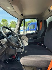 2020 Freightliner M2 106