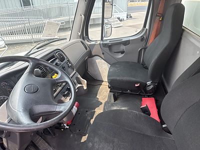 2019 Freightliner M2 106