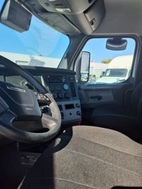 2022 Freightliner CASCADIA PX11642ST
