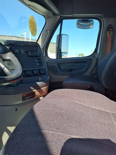 2020 Freightliner CASCADIA 125