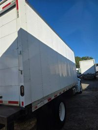 2018 Freightliner M2 106