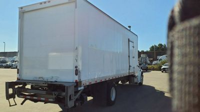 2018 Freightliner M2 106