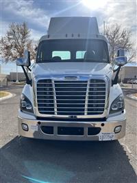 2017 Freightliner CASCADIA 113