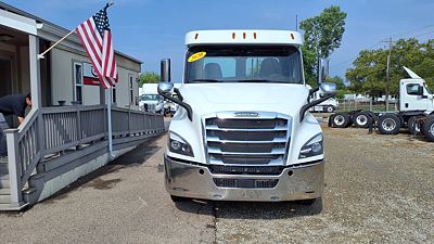 2020 Freightliner NEW CASCADIA 116