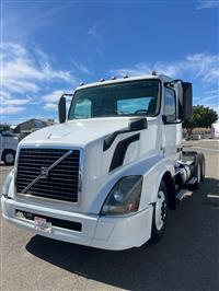 2017 Volvo VNL64T