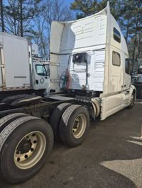 2020 Volvo VNL64T860