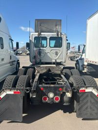 2017 Freightliner CASCADIA 125
