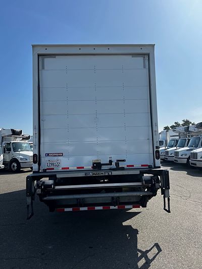 2021 Freightliner M2 106