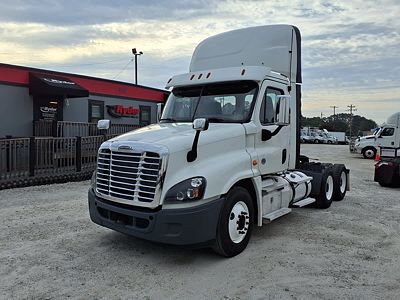 2020 Freightliner CASCADIA 125