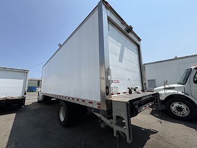 2018 Freightliner M2 106