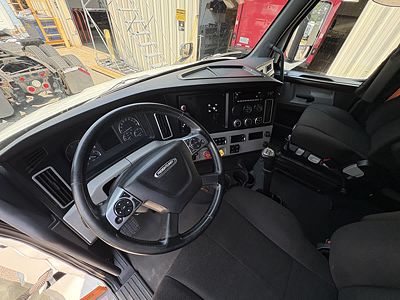 2021 Freightliner NEW CASCADIA 116
