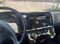 2015 Freightliner M2 106