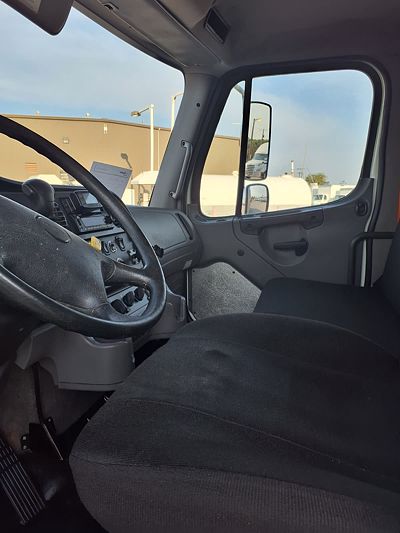 2022 Freightliner M2 106