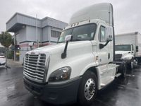 2020 Freightliner CASCADIA 125