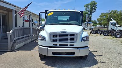 2020 Freightliner M2 106