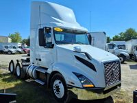 2019 Volvo VNL64T-300