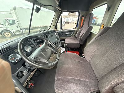 2020 Freightliner CASCADIA 125