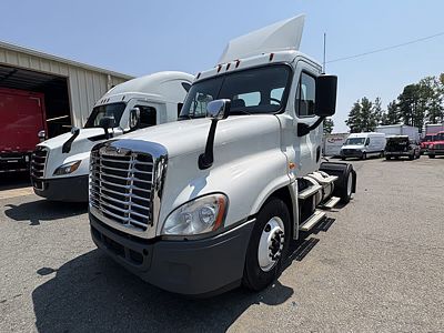2018 Freightliner CASCADIA 125