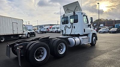 2019 Freightliner CASCADIA 125