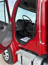 2018 Freightliner M2 106