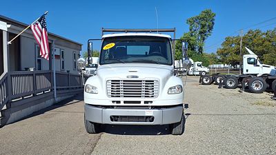 2015 Freightliner M2 106