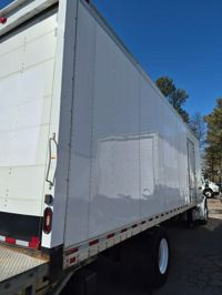 2018 Freightliner M2 106