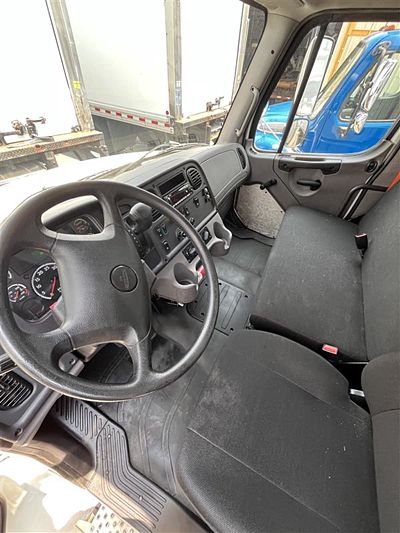 2019 Freightliner M2 106