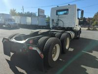 2019 Volvo VNL64T-300