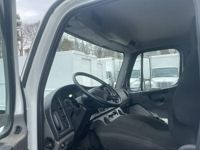 2017 Freightliner M2 106