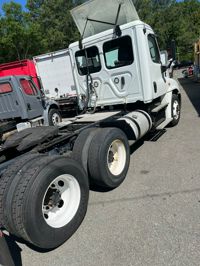 2019 Freightliner CASCADIA 125