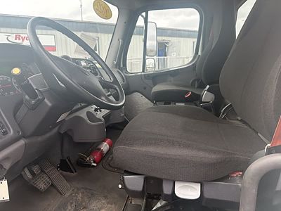 2022 Freightliner M2 106